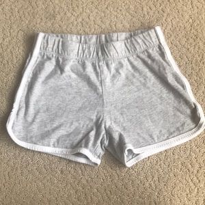 Light gray shorts w/ white seam, Size S 5/6